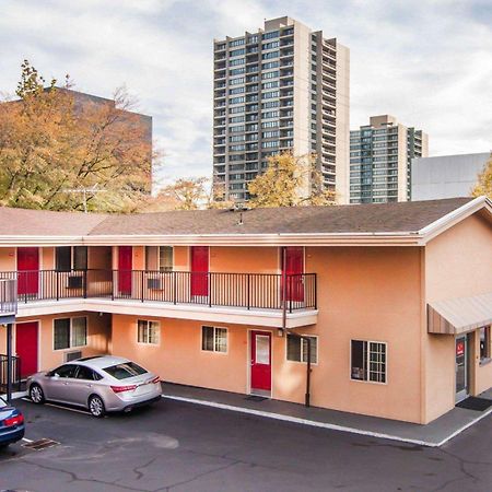 Econo Lodge City Center Portland Exterior photo